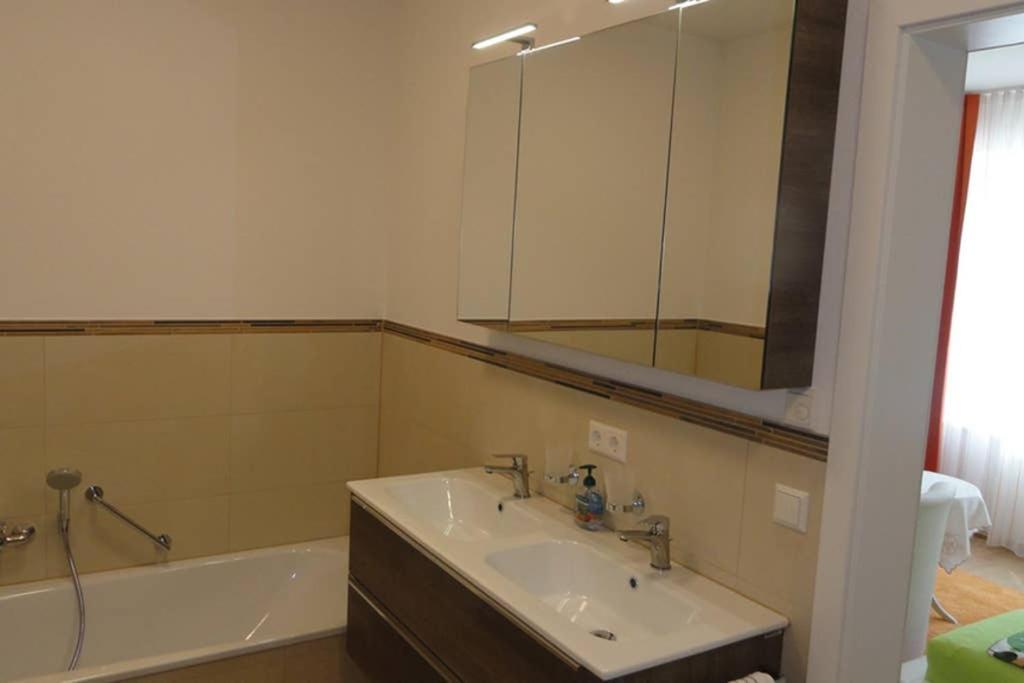 Top 2 Zi-Wohnung, 350 M Zum See 腓特烈港 外观 照片